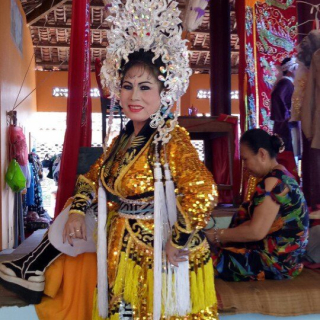 Cô Phương: Cô Phương: